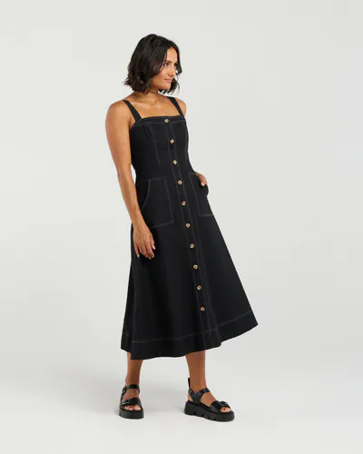 Model wearing Black Ava Dress By Et Alia Available at Beetees Nelson